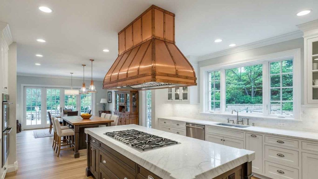 A Statement-Making Range Hood Pairing