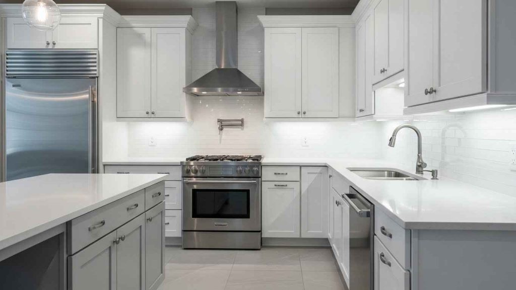 Decorator's White: Cool & Crisp