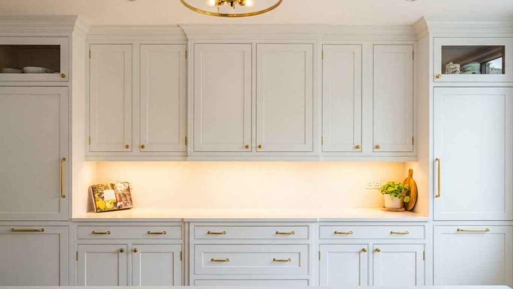 Gleaming Gold Cabinet Pulls & Knobs