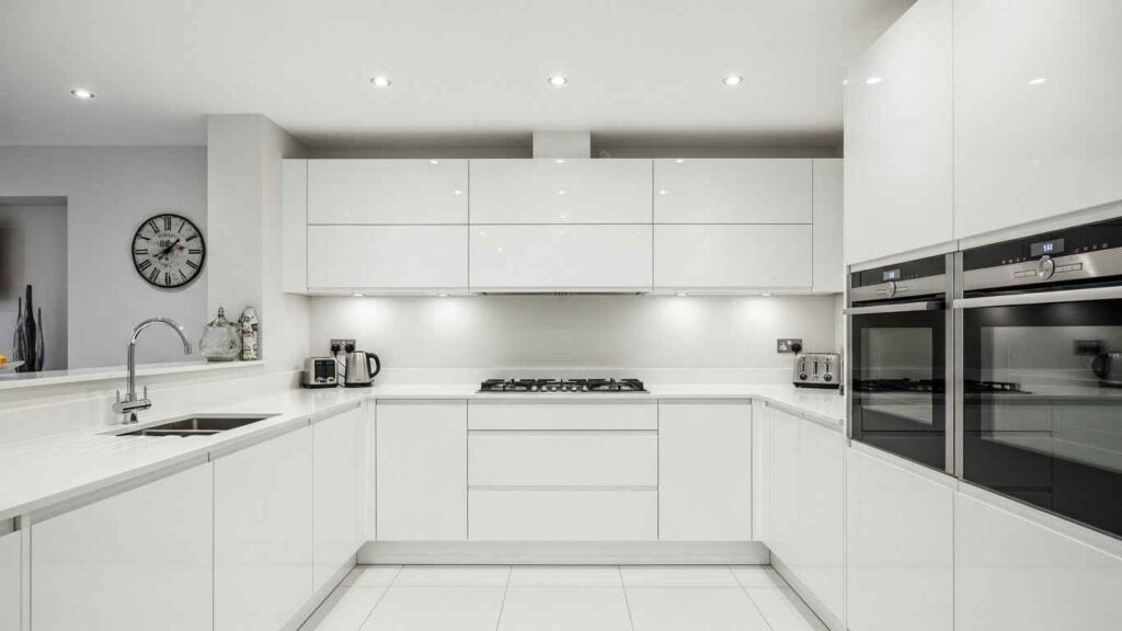 High-Gloss White Kitchen Finishes