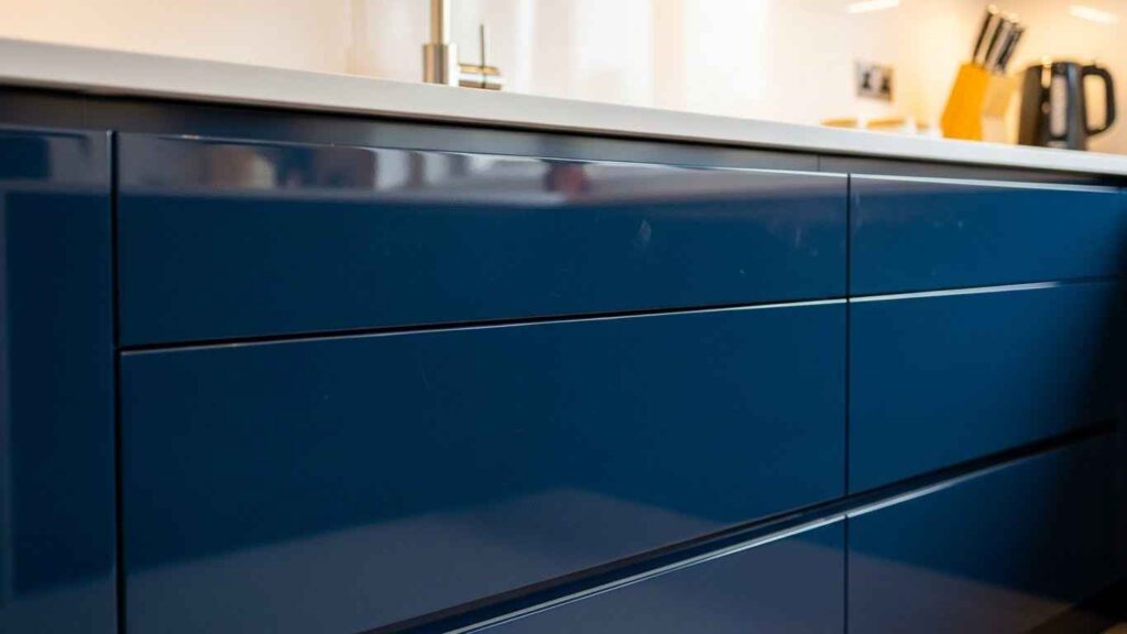 Glossy & Glamorous: A High-Shine Revival